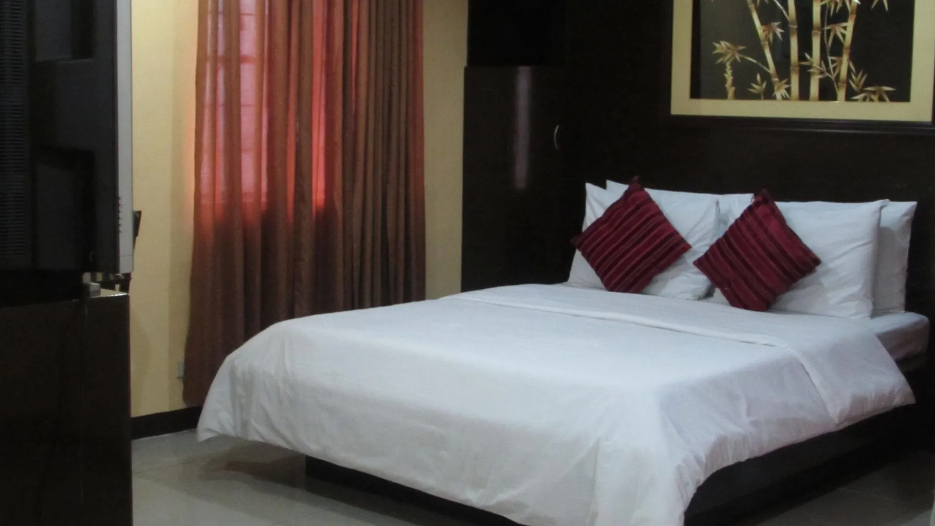 Oyster Plaza Hotel Paranaque City