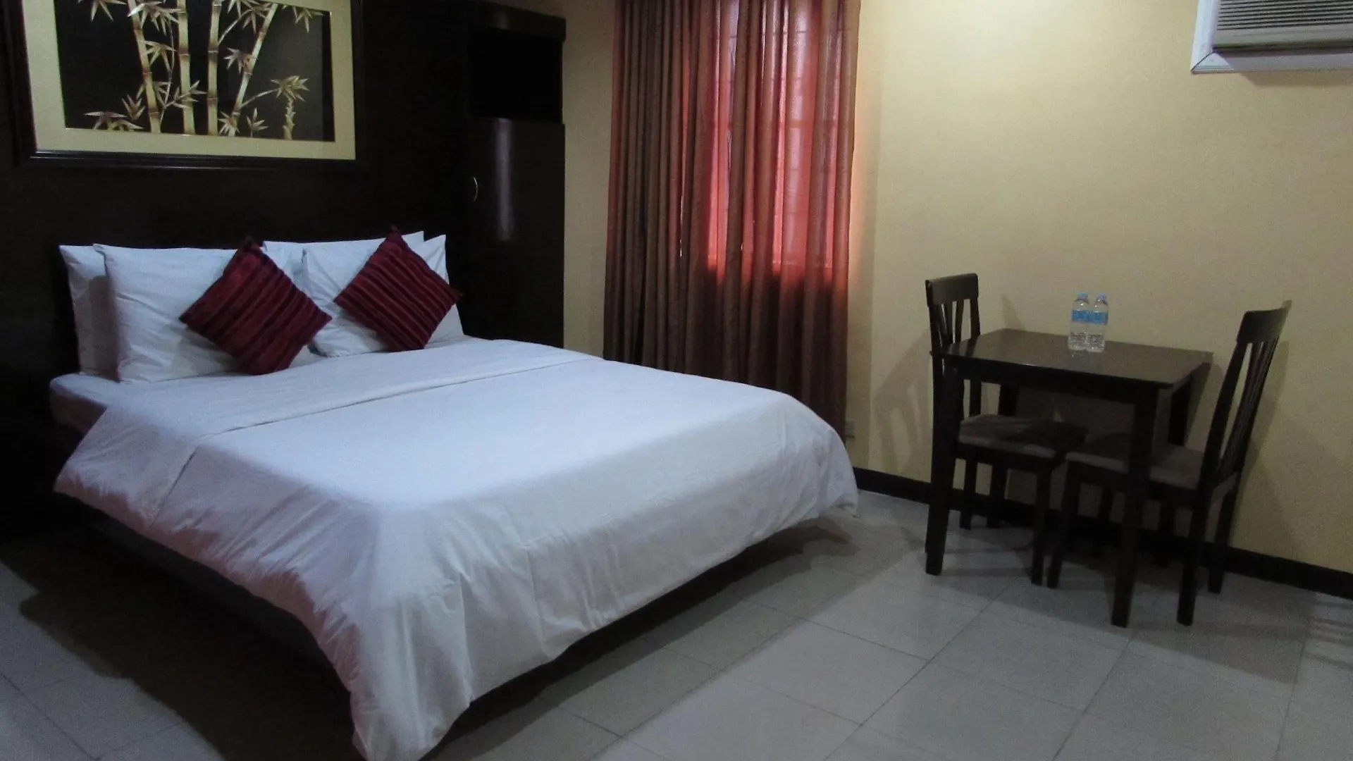 Oyster Plaza Hotel Paranaque City