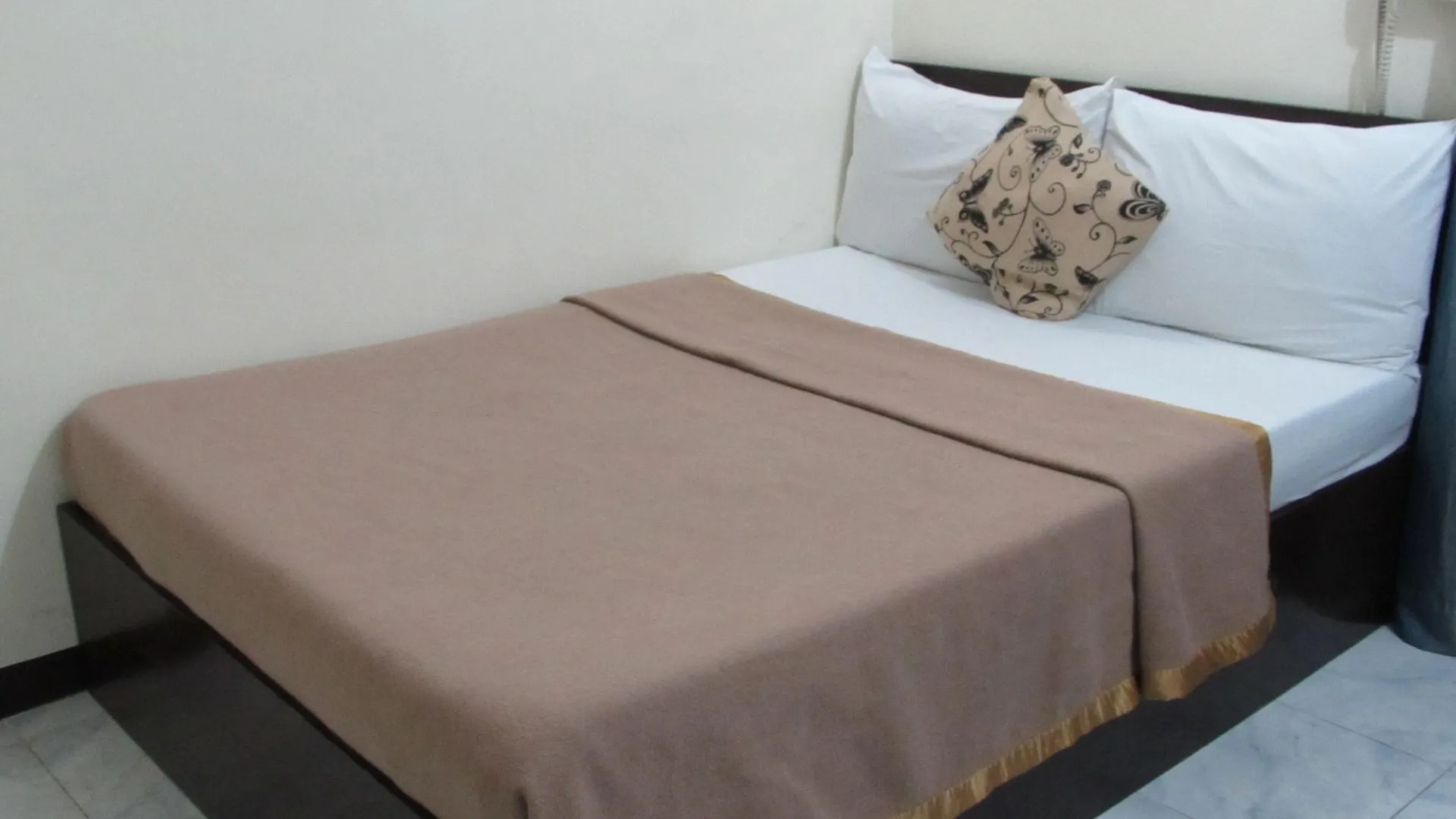 Oyster Plaza Hotel Paranaque City Philippines
