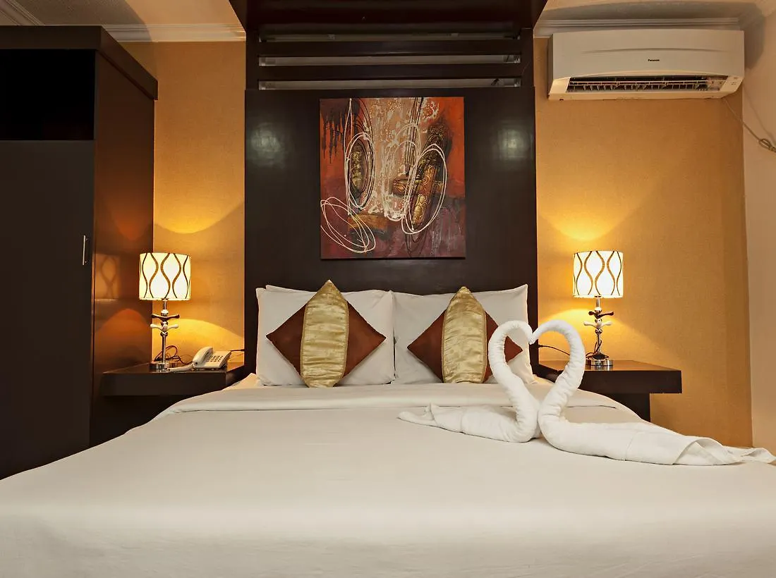 Oyster Plaza Hotel Paranaque City