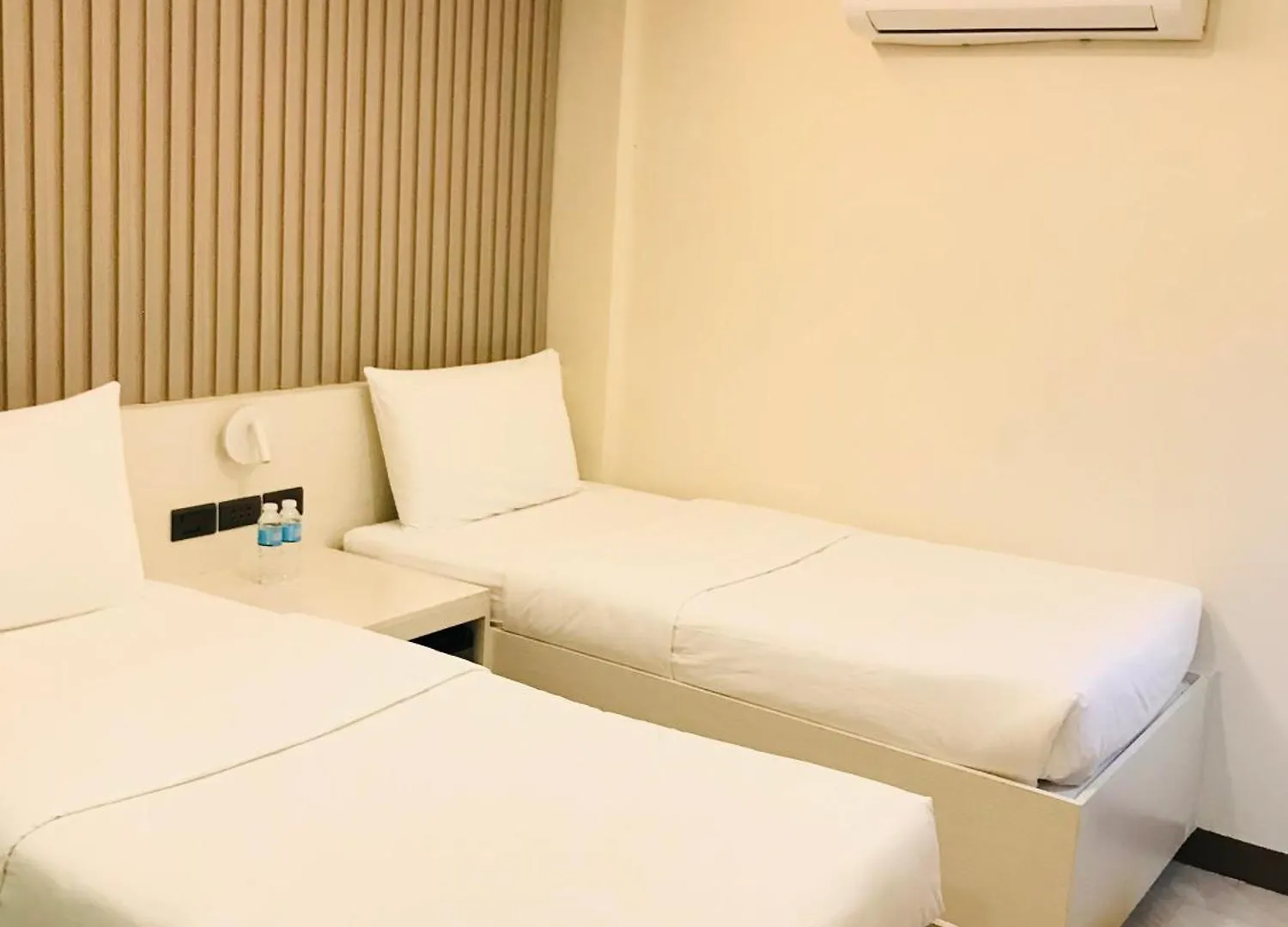 Oyster Plaza Hotel Paranaque City Philippines