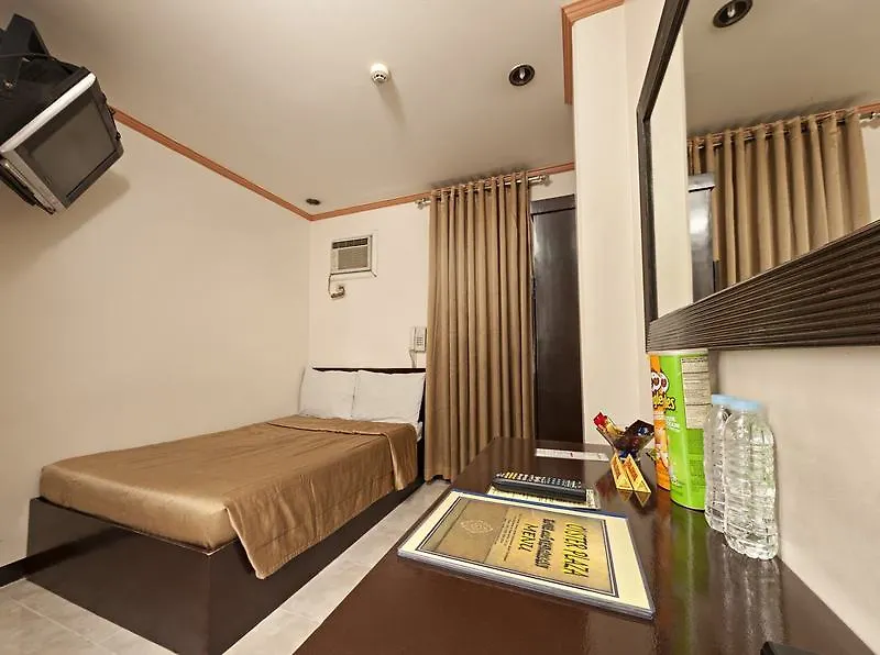 Oyster Plaza Hotel Paranaque City 3*,