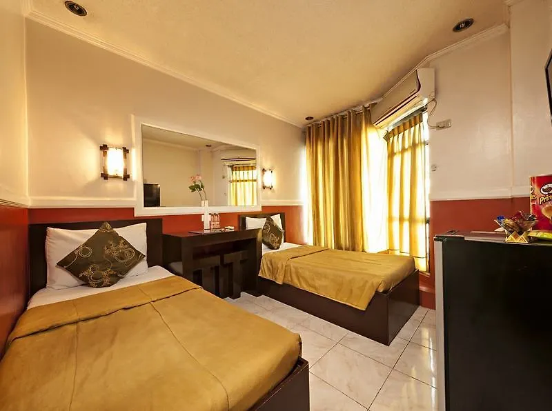 Oyster Plaza Hotel Paranaque City 3*,