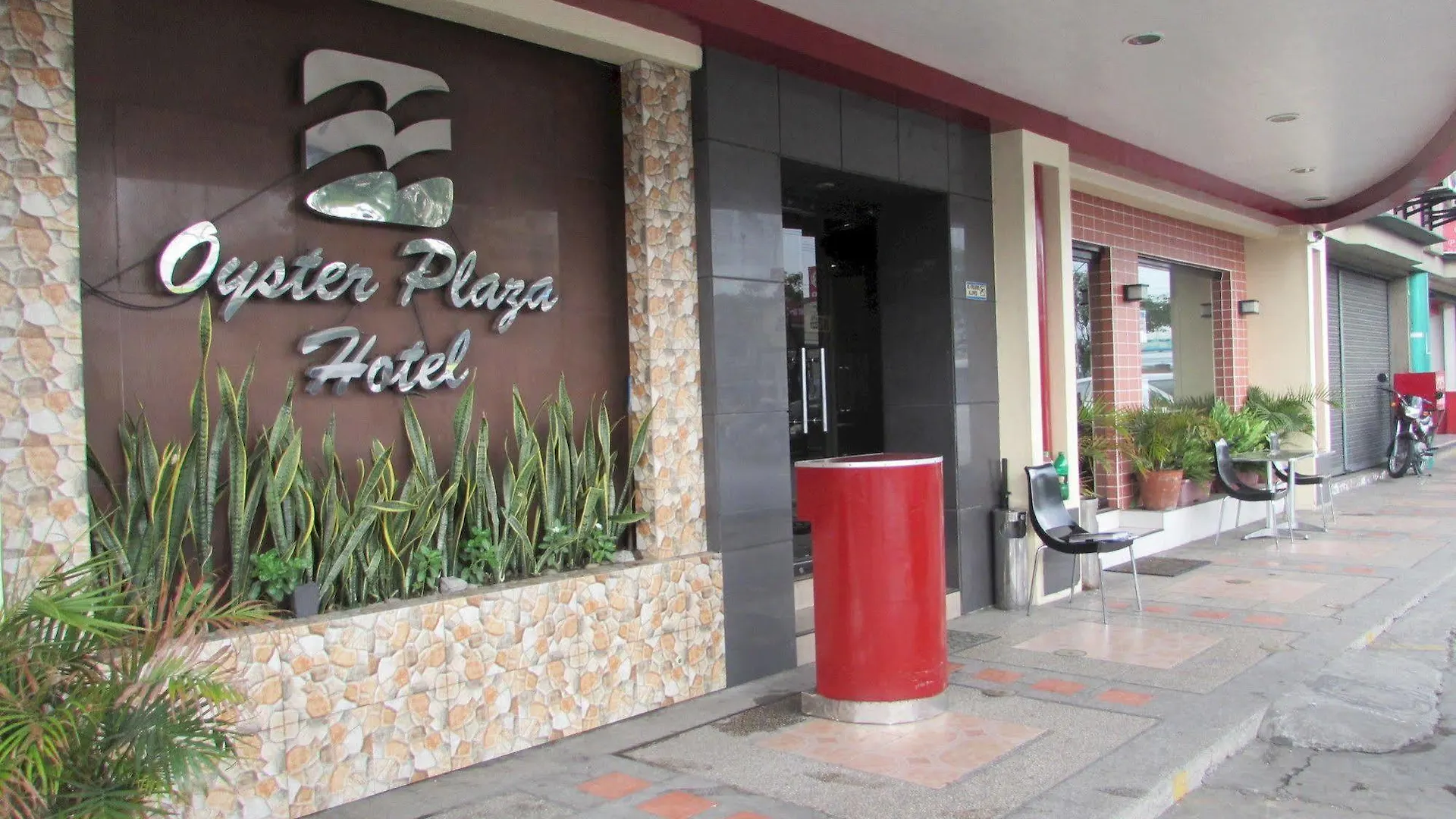 Oyster Plaza Hotel Paranaque City