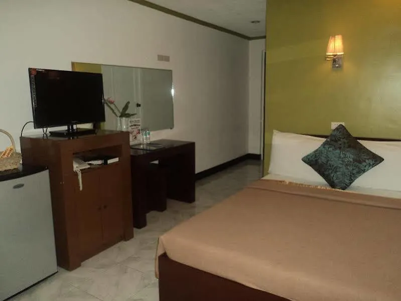 Oyster Plaza Hotel Paranaque City